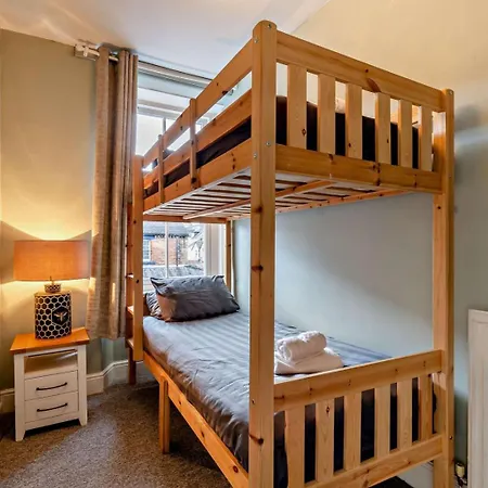 3 Bed In Oc-86295 *